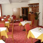 Hubertus 3*