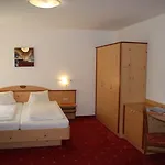 Hubertus Hotel 3*