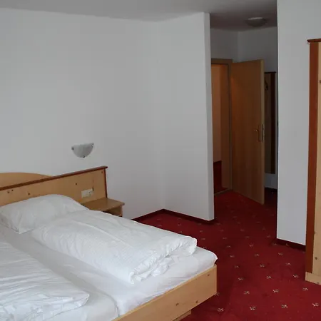 Отель Hubertus 3*